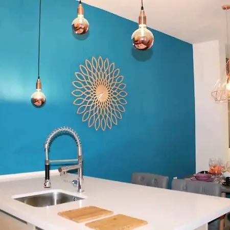 Minty Mendoza Rios Apartment Seville